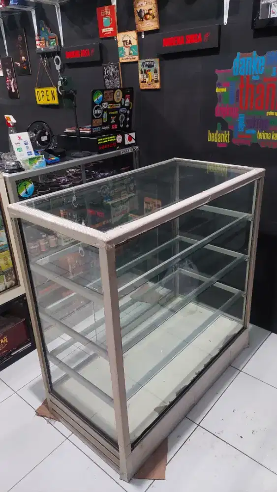 Etalase Bekas, Ukuran 1M