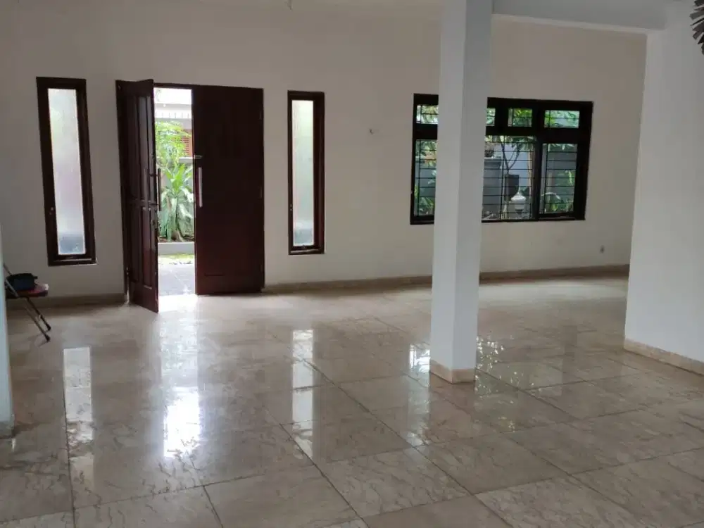 Rumah disewakan di Cilandak