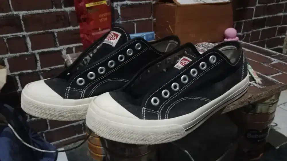sepatu ventela ori warna hitam