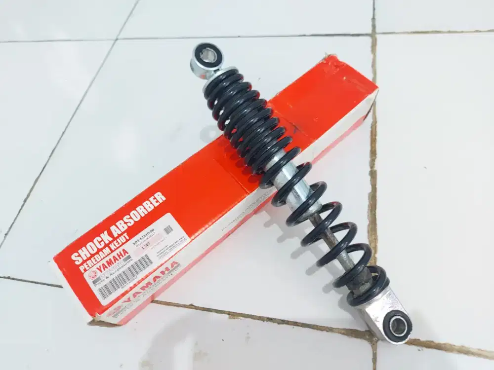 Shockbeker belakang keluarga yamaha cuma satu