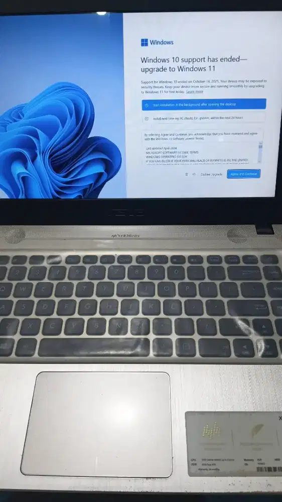 Laptop merk ASUS X441M