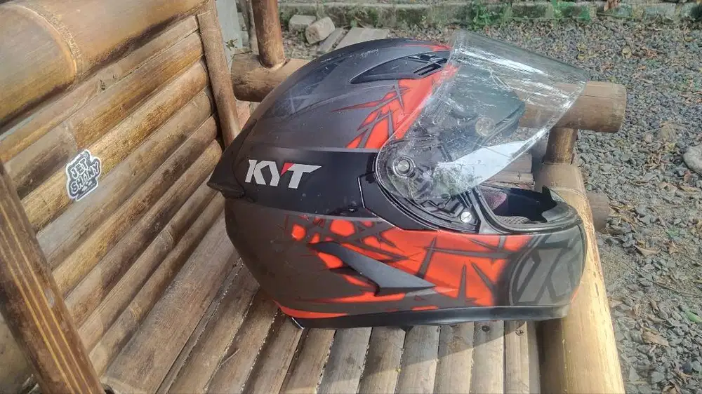 Helm KYT FALCON