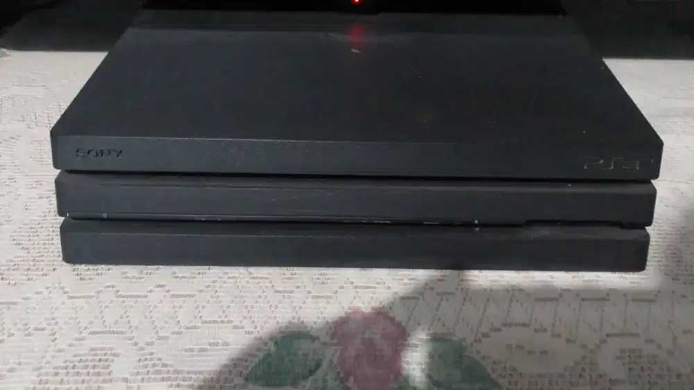 JUAL PS 4 PRO 1 TB (MULUS)