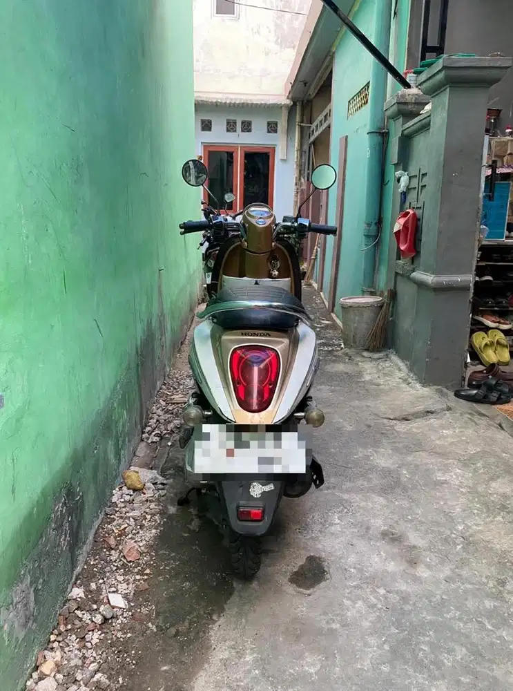 Dijual Honda Scoopy Karbu 2012 Putih Gold