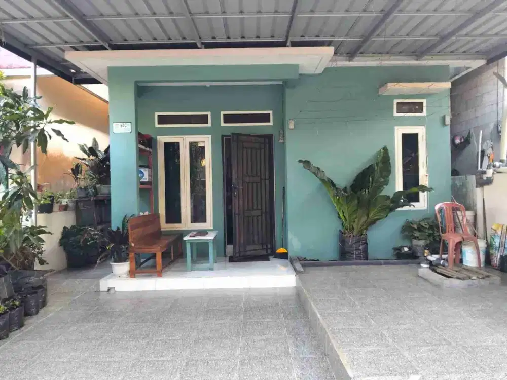 RUMAH DITENGAH KOTA LINGKUNGAN NYAMAN DIJUAL CEPAT