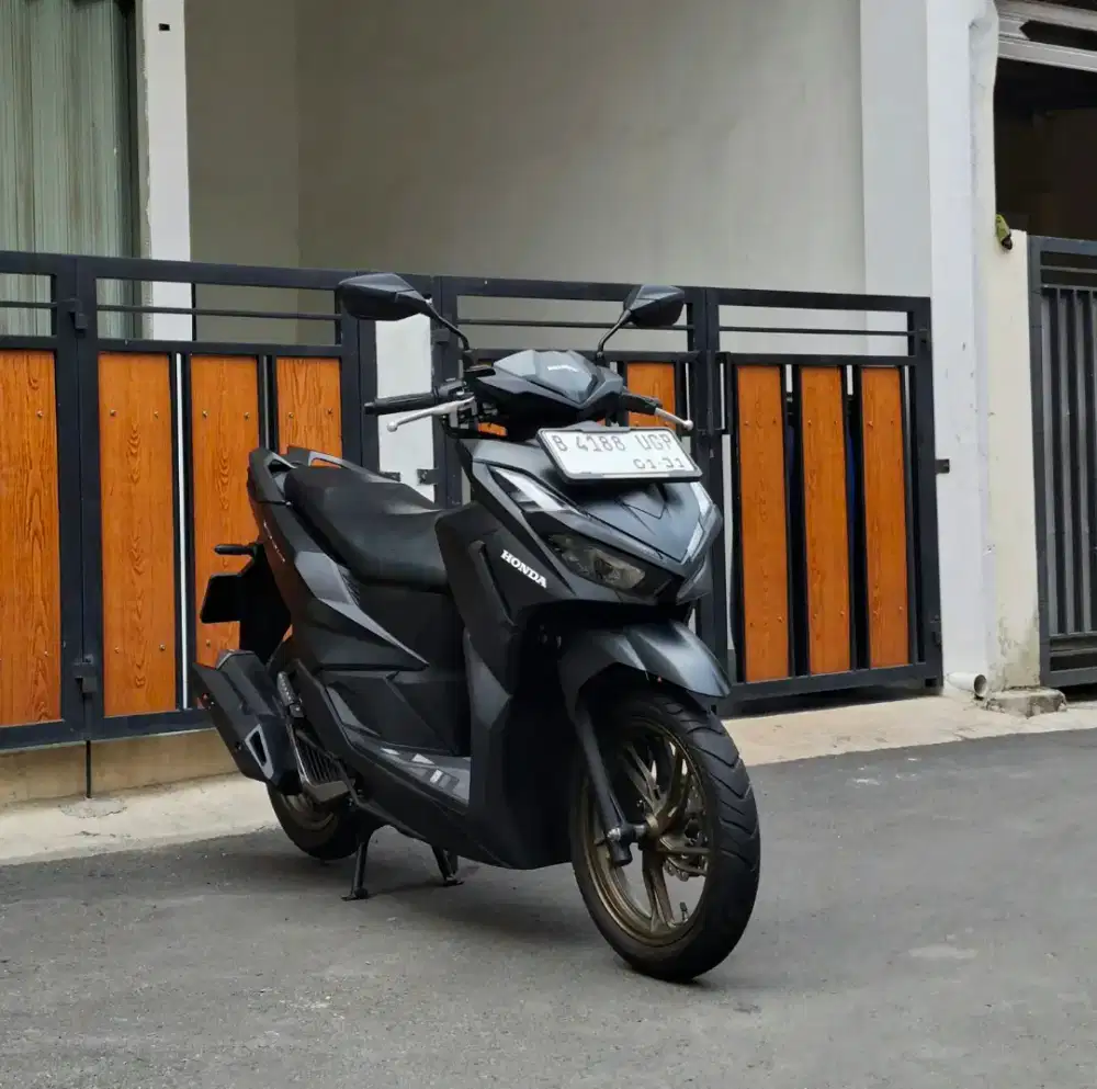 Honda Vario 125 Gen 3 Keyless CBS ISS MULUSSS Pajak Hidup Panjang