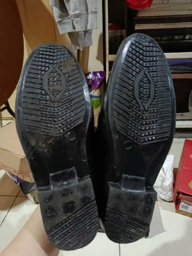 Sepatu kickers sz 41