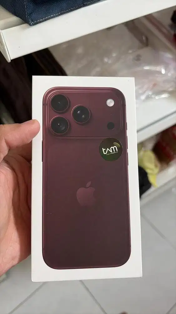Jual iPhone 18 Pro 256 GB Burgundy Garansi Resmi Apple Indonesia..