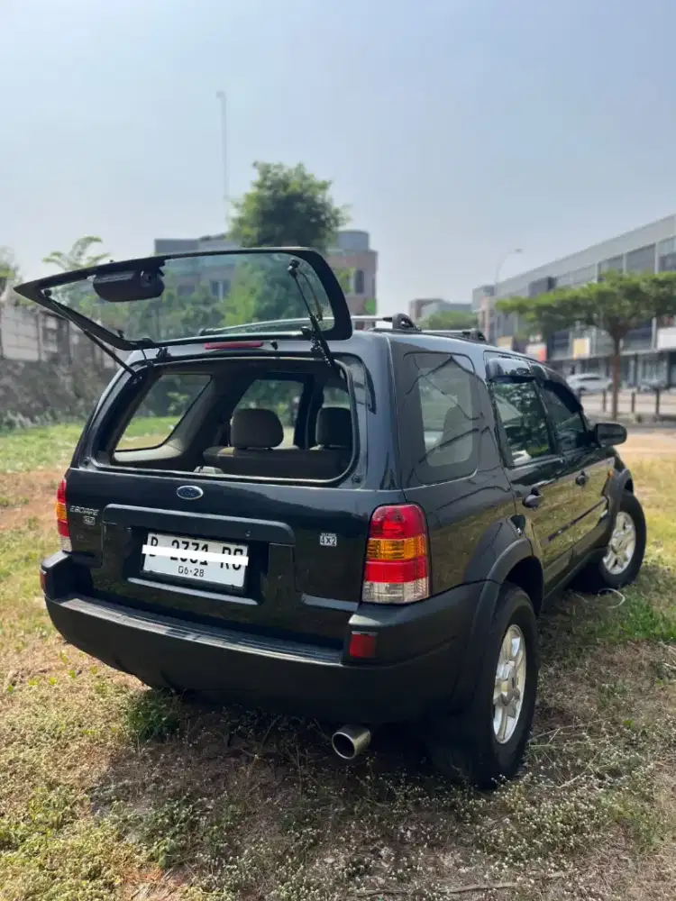 Dijual Cepat - Ford Escape 2004 3.0 V6 Automatic