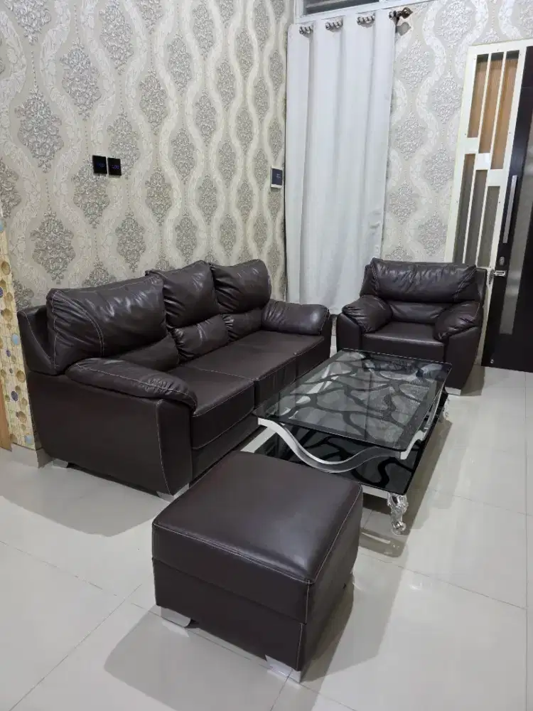 DIJUAL SOFA SET + MEJA (Kapasitas 5 Orang)
