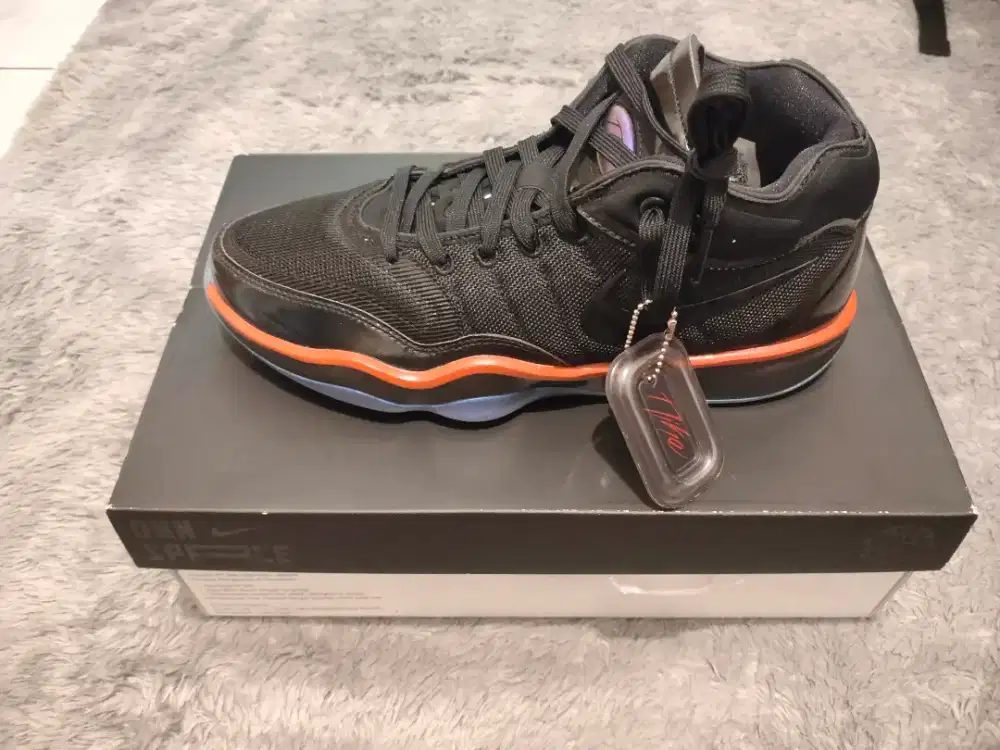 AIR ZOOM G.T. HUSTLE 2 GTE EP

BLACK-MULTI-COLOR NOIR