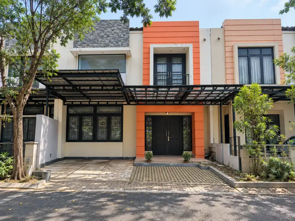 Jual cepat Rumah depan taman  Raffles hills Cibubur bagus terawat , LT 90 M2 SHM on hand