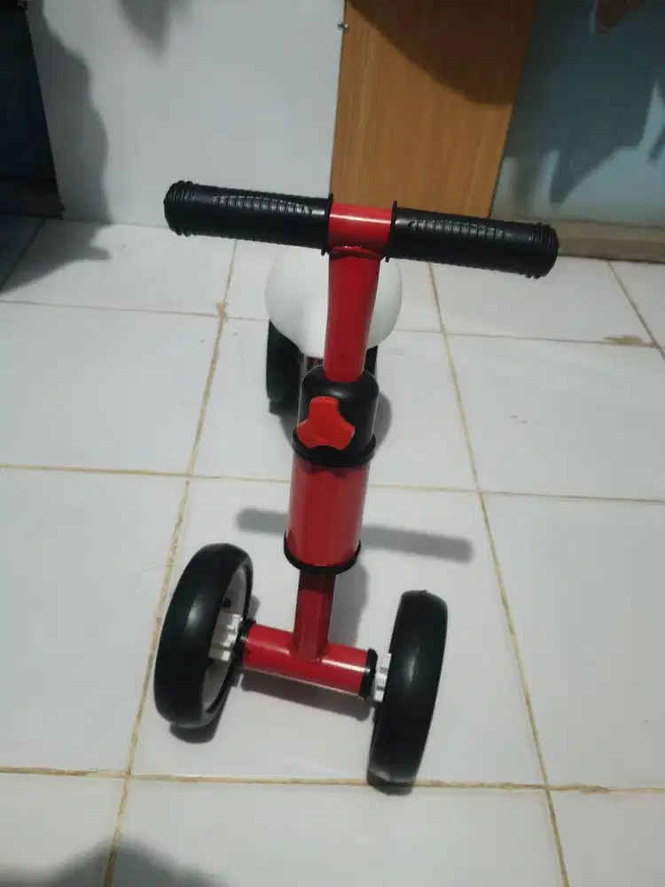 Dijual sepeda anak umur 1- 2 tahun..