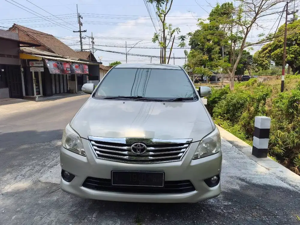 Kijang Innova Tipe V 2013