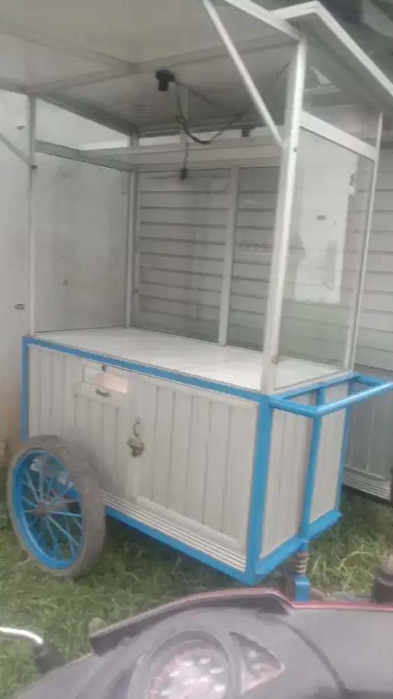 Gerobak bekas es