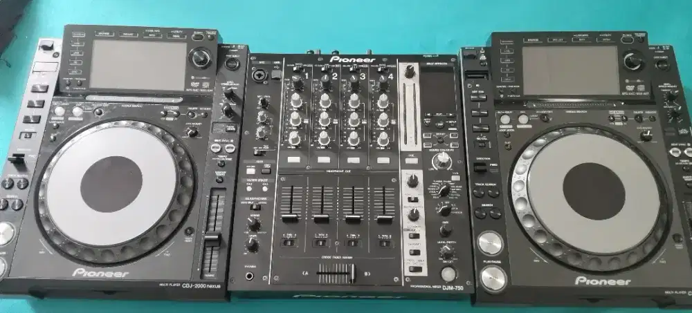 Seperangkat Alat DJ Bekas baik