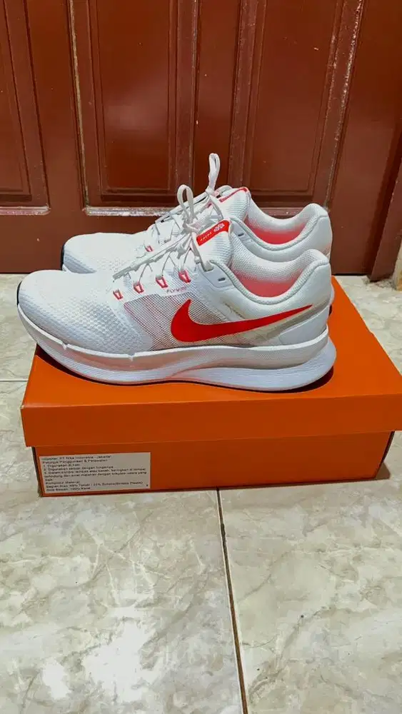 sepatu running nike swift 3