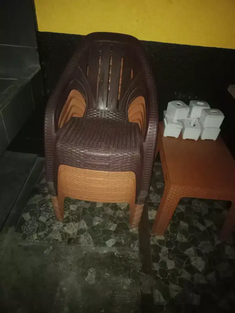 Dijual aja bangku santai plastik ukuran rotan merk TABITHA