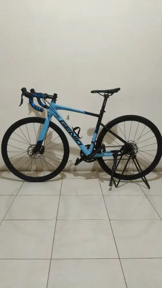 Sepeda Roadbike Genio Breaker 2.0