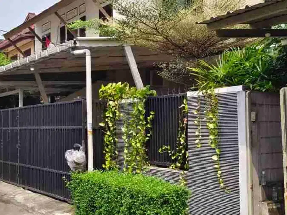 Rumah Bagus di Sektor I Bintaro dijual