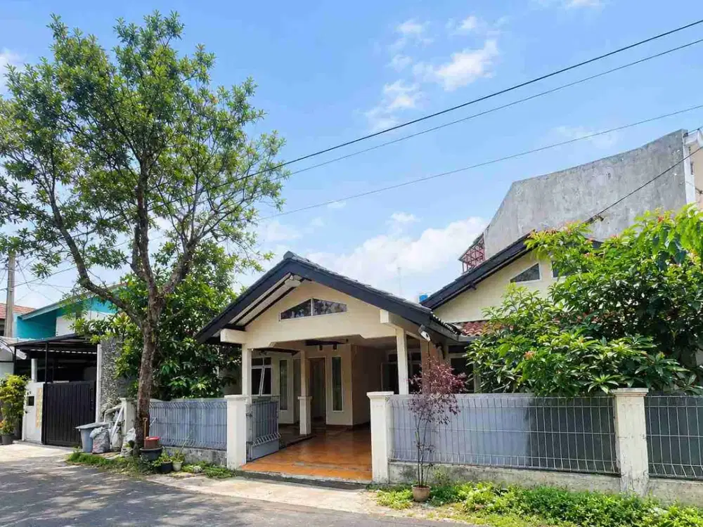 DIJUAL – Rumah Hook SHM LT 154 m², 3 KT, Halaman Luas di Pratista Antapani Bandung