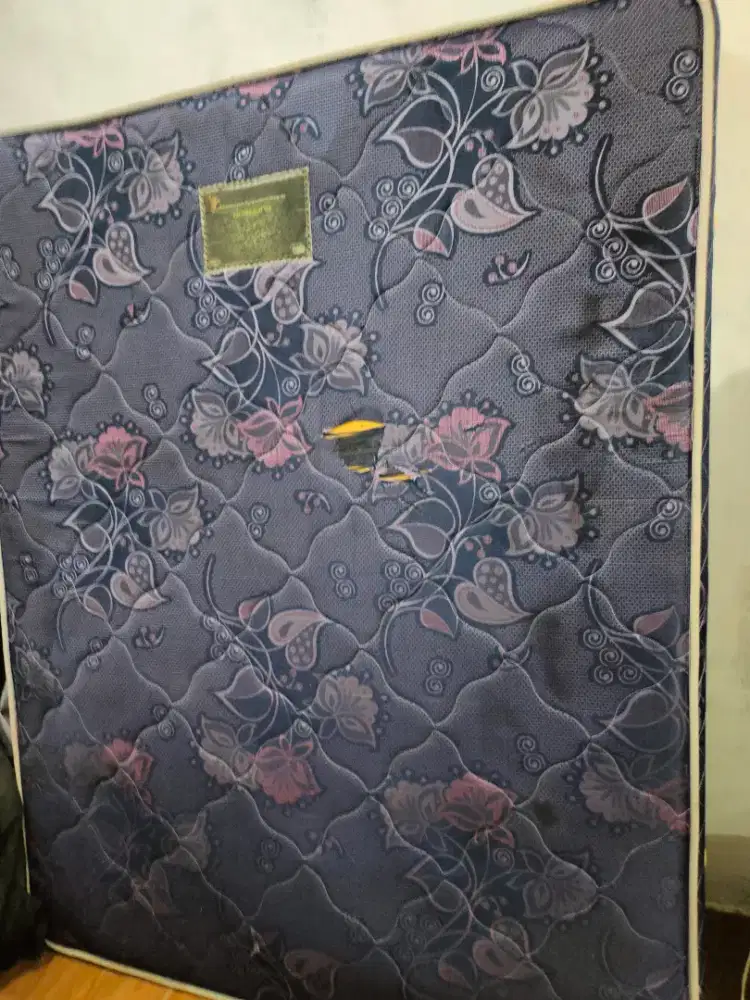 Jual Kasur Spring Bed 160x200 Second Murah Cuma 700 Ribu – Cikampek