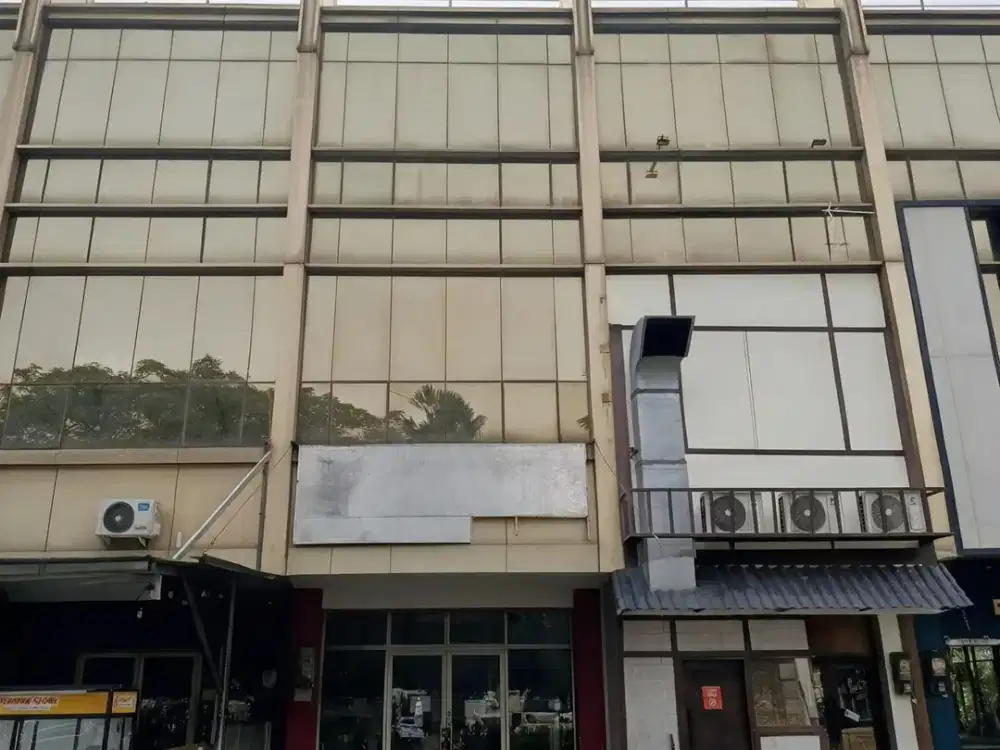 Ruko 3 Lt Wallstreet Green Lake City Siap Pakai di Cipondoh Tangerang