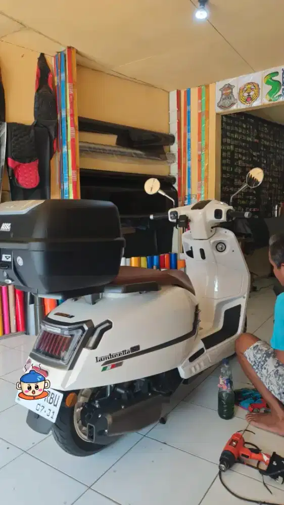 W Moto Velora 150 (Ala Lambretta)
