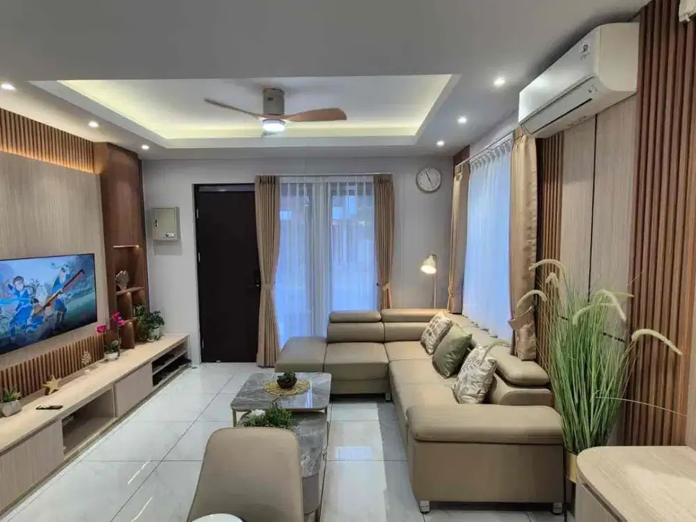 Rumah Hoek Full Furnish Plus Kolam Renang