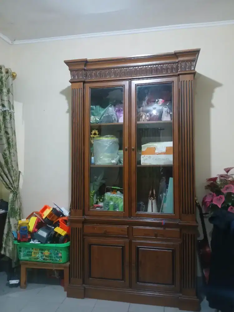 dijual lemari kayu jati