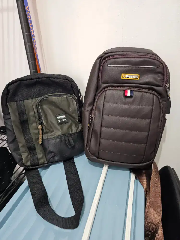Tas Selempang Merk President dan Body pack. Jual Sepasang