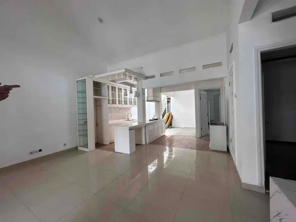 Rumah Jingga 1,5 Lantai Butuh Jual Cepat