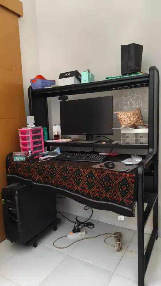 Informa (meja komputer) gaming