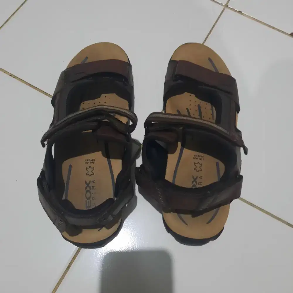 Sepatu sendal Geox leather sz 43 nego tipis