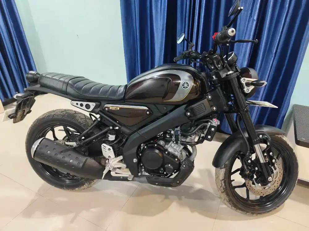 Seken  serasa baru yamaha XSR warna brown