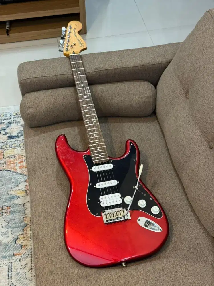 Gitar Squier by Fender Stratocaster Standard Series