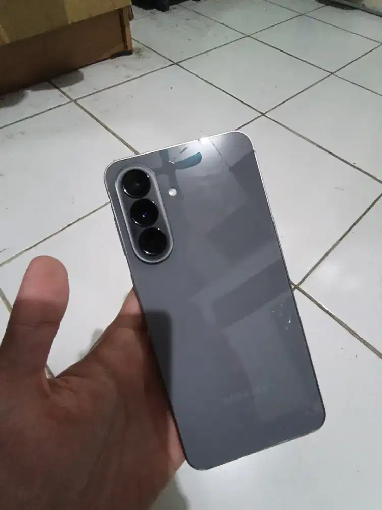 12/256 Galaxy A57 LIKENEW