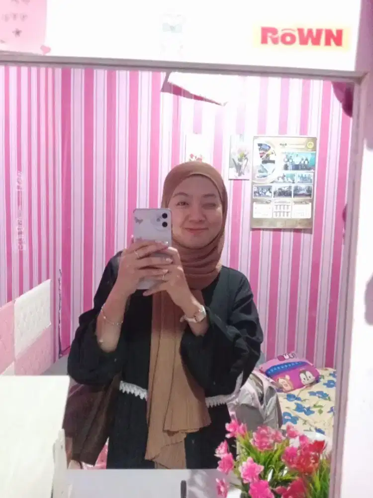 saya mencari loker art atau babysitter