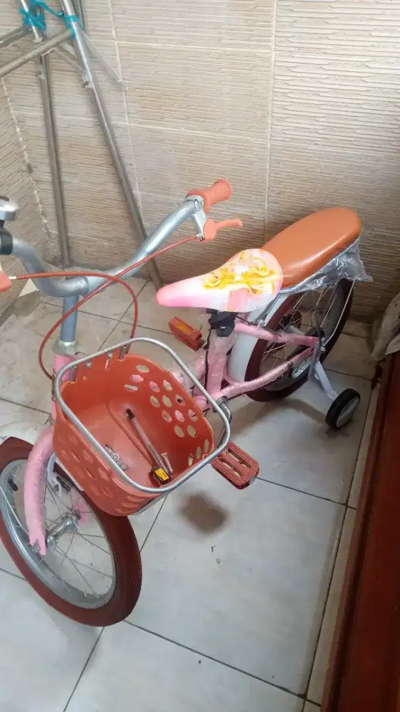 Sepeda anak masih baru mulus