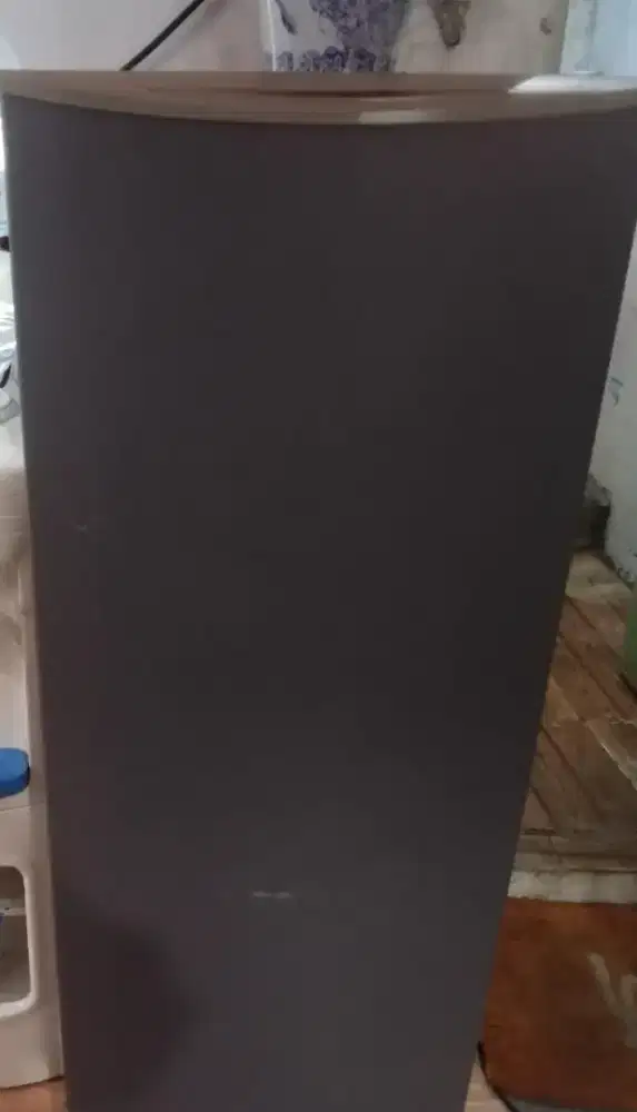 Di jual kulkas merk Aqua 1 pintu 150 liter normal baik dan dingin