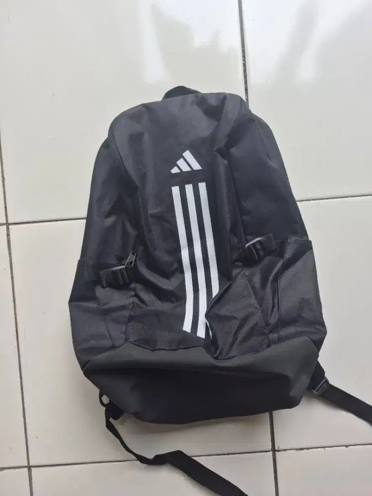 Essentials 3-Stripes Backpack
