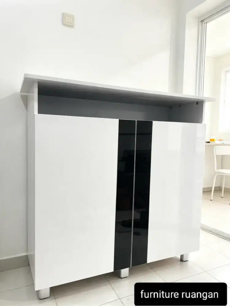 Lemari rak sepatu serba guna modern