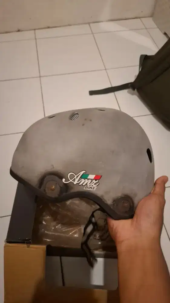 Helm sepeda baru