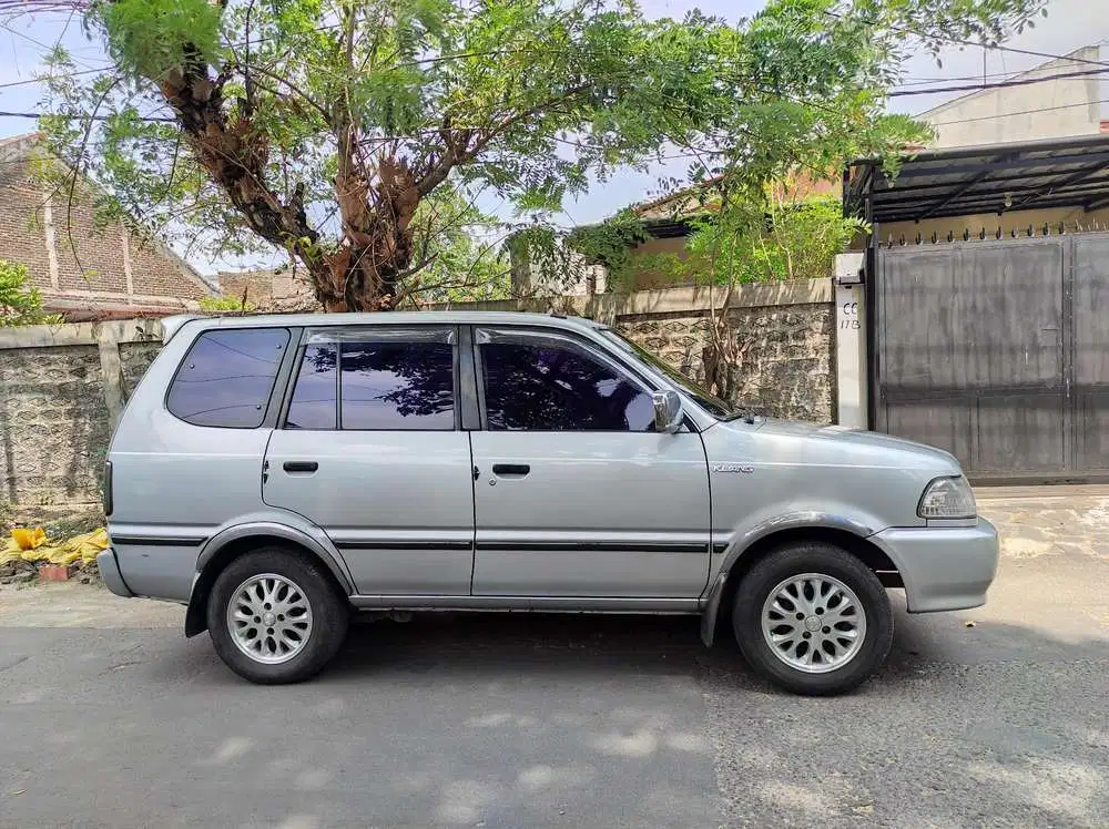 Toyota Kijang 2000 Bensin