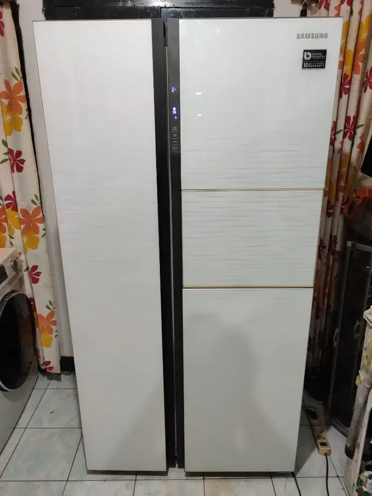 Kulkas samsung inverter RS554NRUA1J