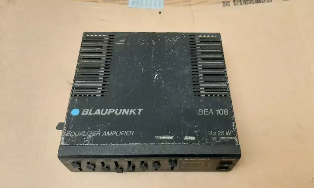 BLAUPUNKT Equalizer Amplifier BEA 108