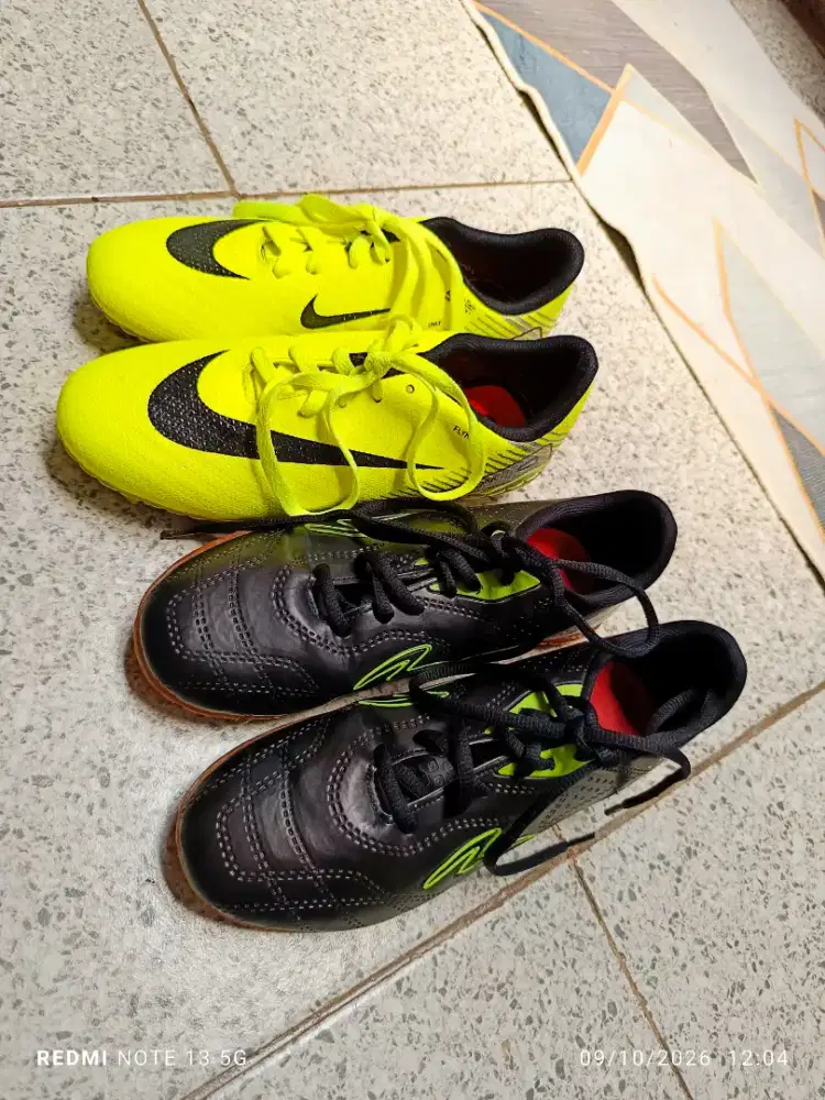 Sepatu anak putsal dan sepak bola size 37,