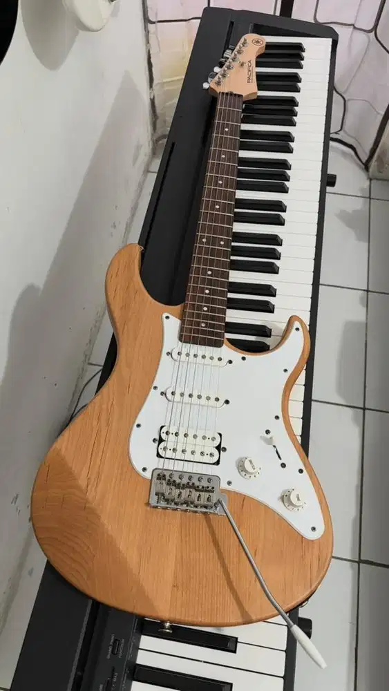 Gitar Yamaha Pacifica 112J HSS