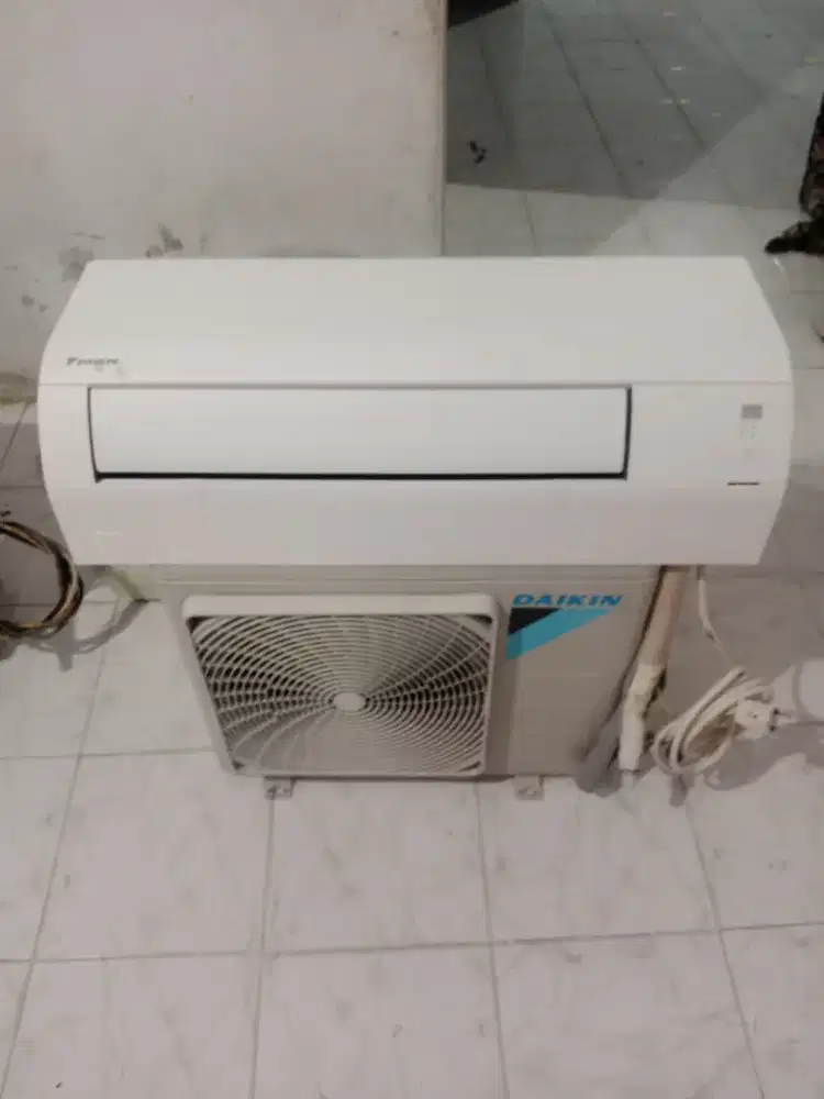 Dijual AC 1 pk merek daikin siap pasang dan bergaransi