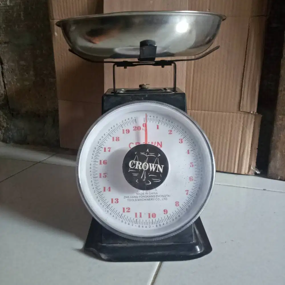 Timbangan duduk merek Crown Kapasitas 20 Kg